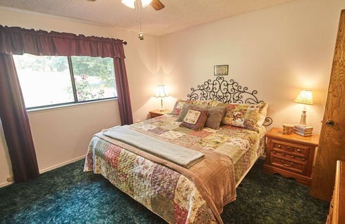 Oakhurst House | Cedar Meadow Escape- Pool table/Wifi/BBQ