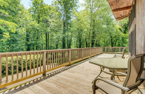 Brevard Cabin | Cedar Mountain Cabin, 2 Mi to DuPont State Forest!