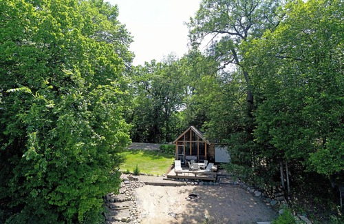 Annandale House | Cedar Point on Bass Lake - 5 Bedroom Home