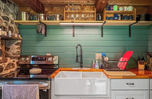 Shirley Cabin | Cedar Retreat Cabin (Direct ATV/Snowmobile access)