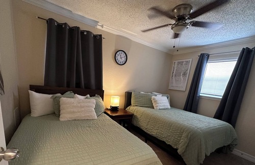 Midland House | Cedar Spring inn