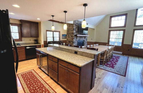 Lake Harmony Estates House | Cedar Spring Lodge, near JFBB Ski, Private Fire Pit, Hot Tub, WiFi, & Game Room