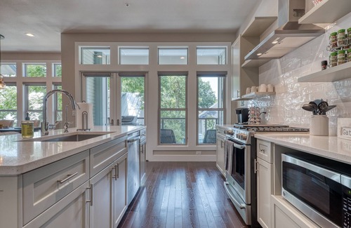Southtown House | Cedar St. Luxe Group Retreat