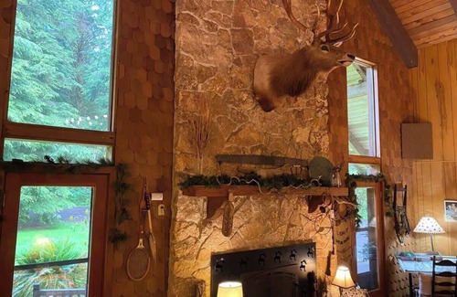 Forks Apartment | Cedar Suite near Olympic National Park