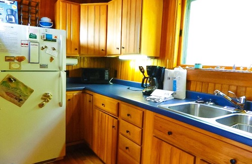Rangeley House | 🐾Cedarcliff - One of a kind private location on the edge of Rangeley Lake, dog friendly