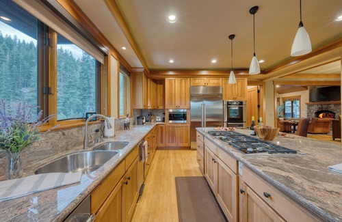 Olympic Valley House | Cedars at Palisades by AvantStay | Hot Tub, Resort Access, and Mountain Views