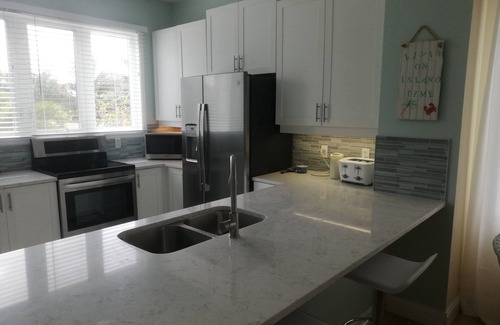 Whitney Beach House | Cedars East #526 Beautiful 2 bed 2 1/2 bath town home on Longboat Key. Sleeps 5
