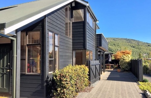 Kinloch House | “CedarView at Kinloch” - a brilliant 3 bedroom holiday home with stunning views
