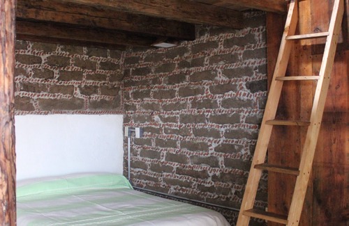 Jocotitlan Hotel | Cedro comfortable and cozy bedroom in 17th century house at 30 min. of Toluca