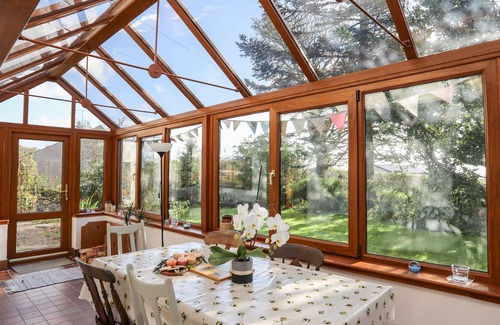 Rhyd-y-clafdy House | CEFN COCH, family friendly, character holiday cottage in Pwllheli
