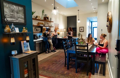 Downtown Chattanooga Apartment | Celebration Penthouse: Sleeps 12, Rooftop, King Beds, Spa