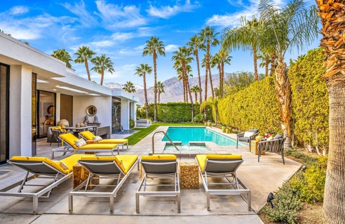 Palm Springs House | 'Celebrity Hideaway' Stunning Views & 4 Suites in