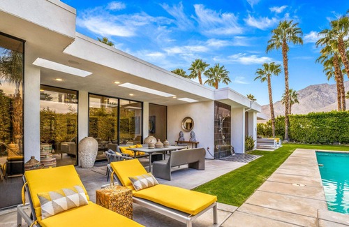 Palm Springs House | 'Celebrity Hideaway' Stunning Views & 4 Suites in