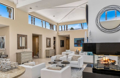 Palm Springs House | 'Celebrity Hideaway' Stunning Views & 4 Suites in