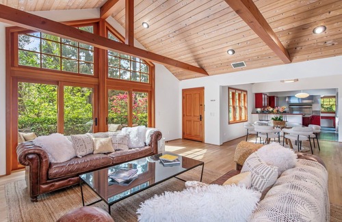 Santa Monica Canyon House | Celebrity Neighborhood Rustic Canyon Resort Compound-Huge Pool/Spa