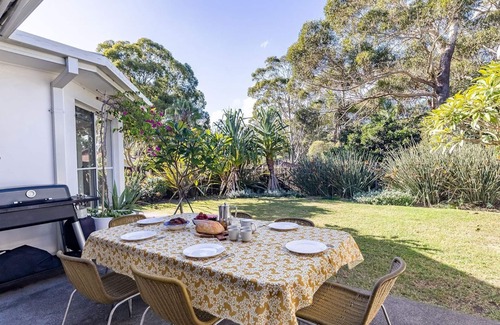 Corlette House | Celeste, 26 Bonito Street - Tranquil, Stylish & Pet friendly