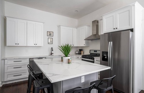 Radcliffeborough Apartment | Celestine Suite | A 5-Block Walk to King Street