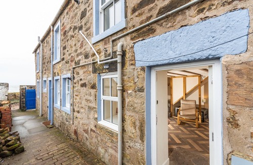 Cellardyke House | Cellardyke 3-Bed Cottage, Sleeps 6 by Seafront