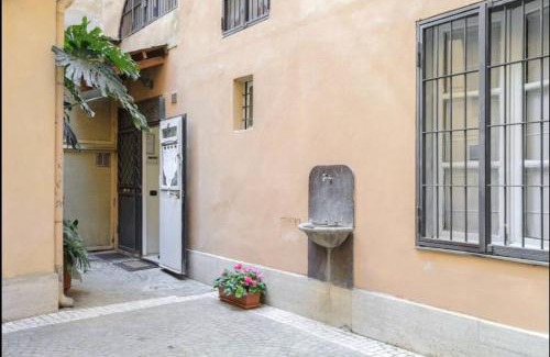 Roman Ghetto Apartment | Cenci Rome Centro Storico