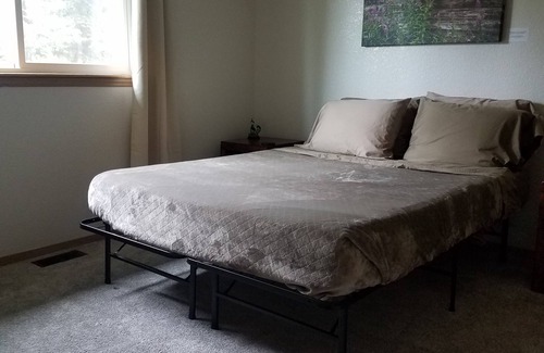 Kalifornsky House | Cenrally Located in Soldotna, Kenai River Fishing