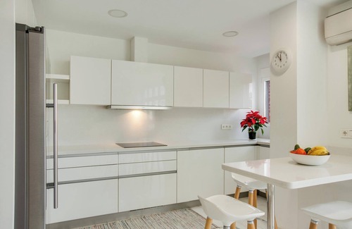 Las Palmas de Gran Canaria Apartment | Central, Luxury Holiday Apartment with Wi-Fi, Air Conditioning & Panoramic View