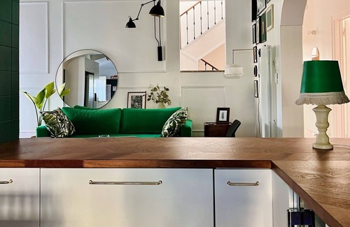 Parede Villa | Centenary property with a lush garden in the town center and near the Ocean