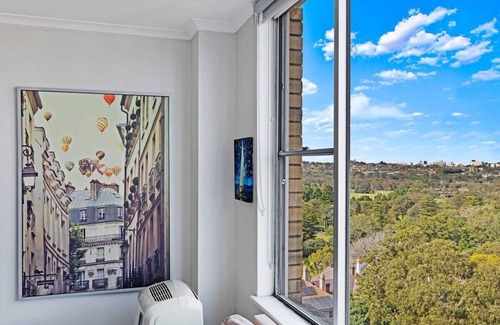 Centennial Park Apartment | Centennial Park Light filled Modern Studio