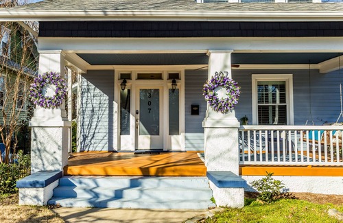 Downtown House | Center Downtown Raleigh, 2900sqft Home, Fenced, Porch, Grill, Clean Stylish New