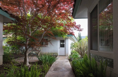 Three Rivers Villa | Center model of lux triplex with kaweah river running by property.