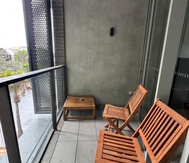 Sydney Central Business District Apartment | Center of Sydney 2 Bedroom Apartment with Balcony