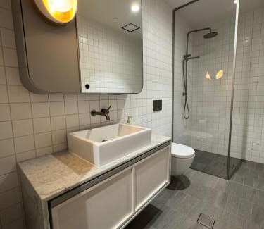 Sydney Central Business District Apartment | Center of Sydney 2 Bedroom Apartment with Balcony