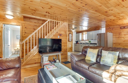 Center Ossipee Cabin | Center Ossipee Cabin w/Game Room & Fire Pit!