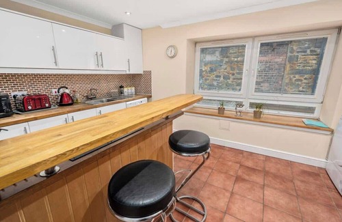 Oban Apartment | Central Stay on Main st. w/Harbour Views