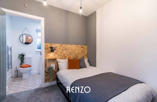 Derby Apartment | Central 1 Bed Apartment in Derby by Renzo, Free Parking and Wi-Fi!