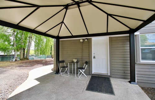 Bull Mountain House | Central 1BR Suite In DT Tigard