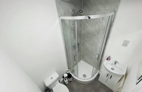 Watford Apartment | Central 1BR Watford Flat 10A | Stayfolk