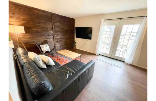 Parker Lane Apartment | *Central 2-bedroom* 5mi from downtown w/patio MC