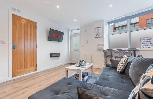 Mapperley Apartment | Central 2 Bedroom Apartment with Free Parking Sleeps 8 & Walk to City Centre & Arena