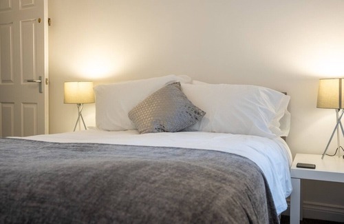Kettering House | Central 2-Bedroom Home with Wifi in Kettering