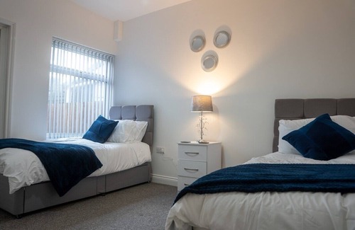 Kettering House | Central 2-Bedroom Home with Wifi in Kettering