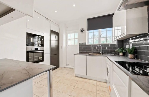 City of Westminster Apartment | Central 2B Apartment Next to Hyde Park