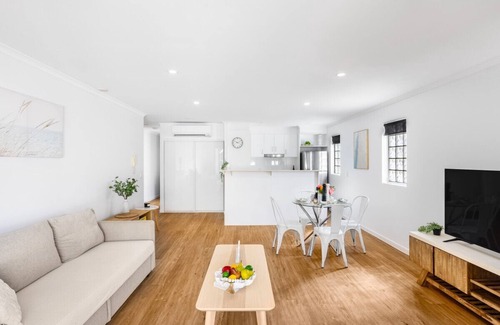 South Brisbane Apartment | Central 2BR APT for 6PPL, w/free parking@SouthBNE