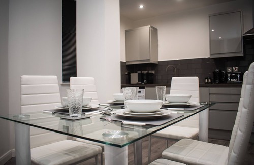Leicester Apartment | Central 2BR Gem: Leicester Bliss