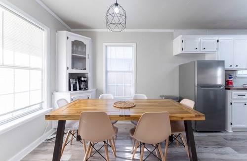 Del Mar House | Central 3BR Comfortable Family-Friendly Extd Stay