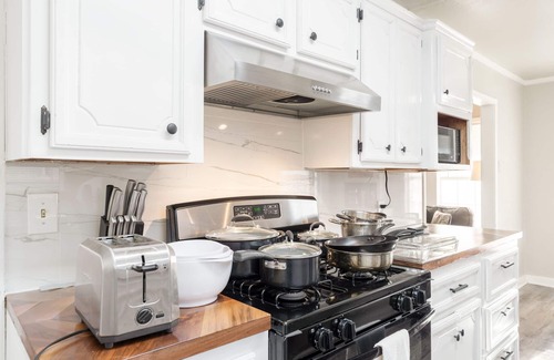 Del Mar House | Central 3BR Comfortable Family-Friendly Extd Stay
