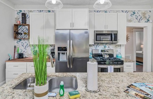 Columbia House | Central 3BR in Elmwood | Near USC & Ft. Jackson