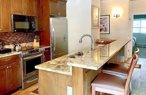 Aspen Hotel | Central 4 bedroom suite, By Gondola, Pool, Hot Tub