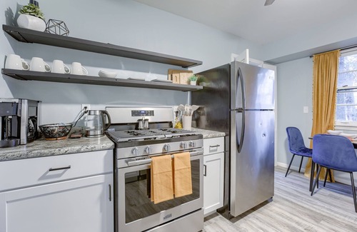 Benson House | Central 4BD Home - Spacious Backyard & Fun Games