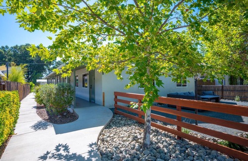 Paso Robles Cottage | Central Ace High Bungalow