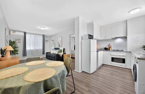 Daglish Apartment | Central & Affordable Stay Near Subiaco Wi-Fi & Parking